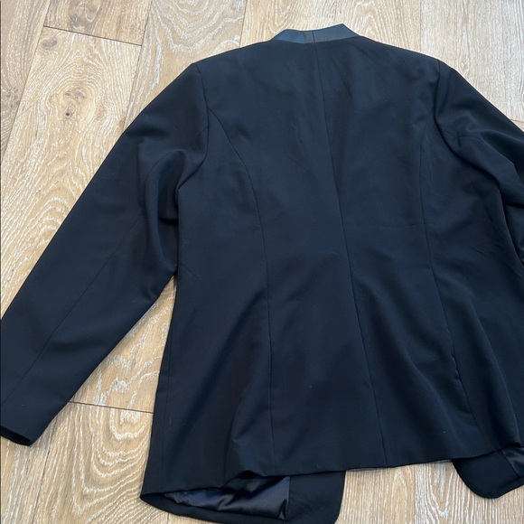 Torrid Studio Crepe Faux Leather Trim Blazer - Picture 12 of 13